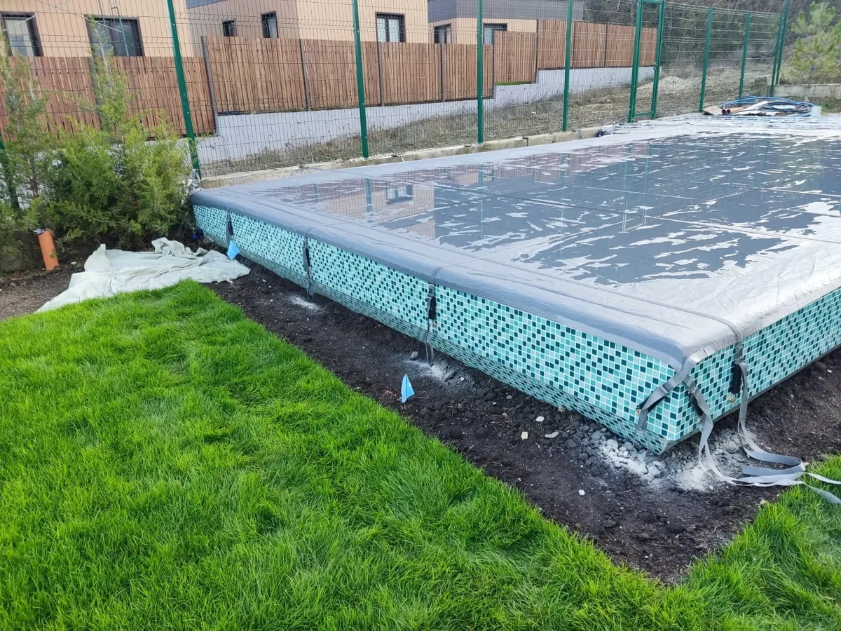 Батутное покрывало на бассейне в Череповце